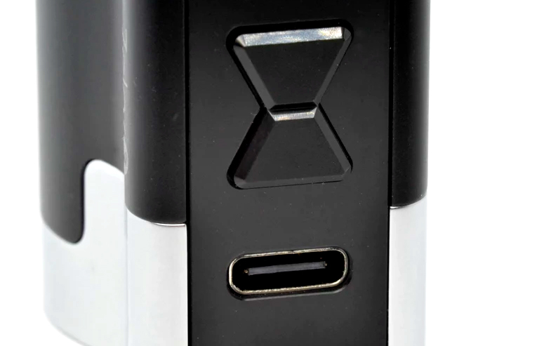 Visuel du port USB-C du Mod Zelos 3 de chez Aspire