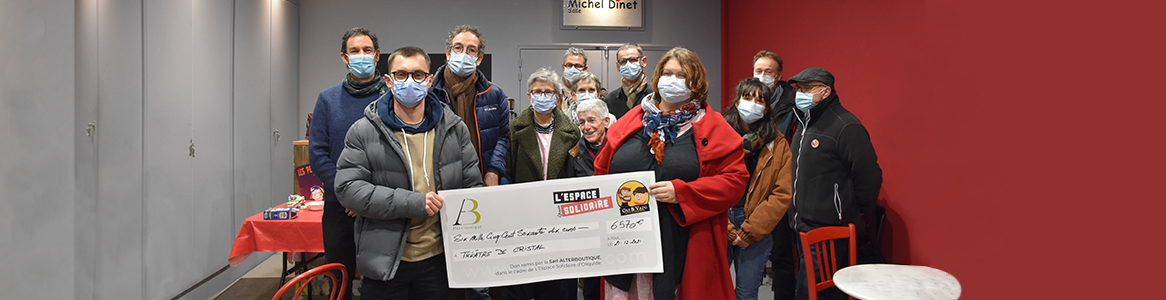 Espace Solidaire d'Oliquide : remise de don à l'association du Théâtre de Cristal