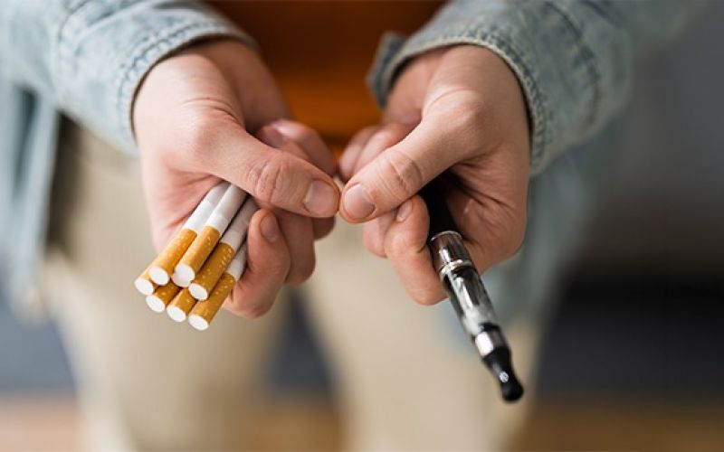 vapoter et fumer en même temps